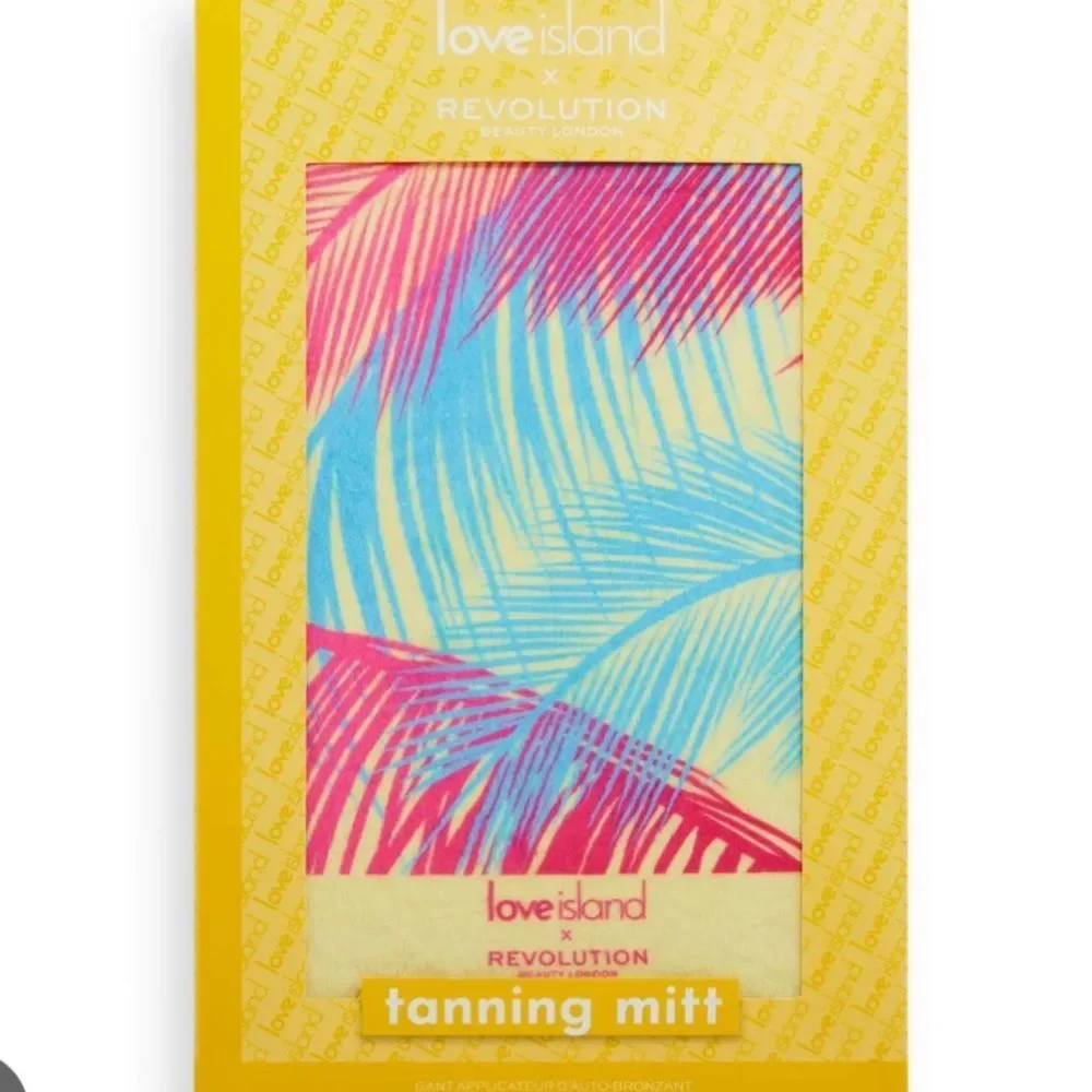 Revolution Beauty X Love‎ Island Tanning Mitt